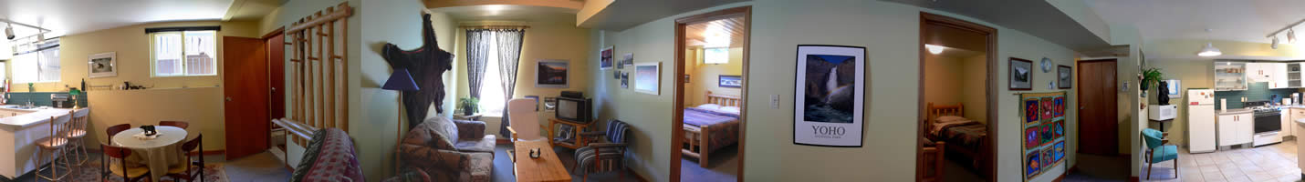 Click to view the Bear's Den Guesthouse Panorama